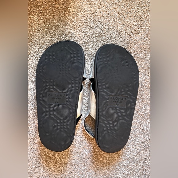 ALOHAS SANDALS 🩴 - Picture 8 of 9